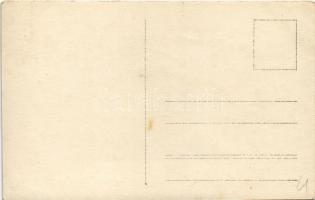 Osztrák-magyar matrózok torpedó beemelés közben egy Radetzky-osztályú csatahajóra / K.u.K. Kriegsmar...