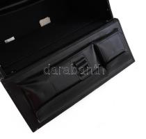 Malév számzáras pilótatáska, benne mappával. Kopásokkal, de szép állapotban, 45x34x20 cm