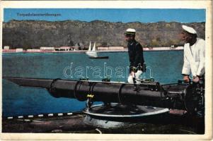 Osztrák-magyar matrózok torpedó gyakorlat közben / K.u.K. Kriegsmarine Torpedolanzierübungen / WWI Austro-Hungarian Navy mariners launching a torpedo. G.C. Pola 1912/12.