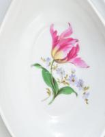 Meissen virágmintás szószos tál, fülén javítással. Jelzéssel, h: 25,5 cm