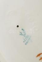 Hollóházi Aladdin, jelzéssel, keze sérült