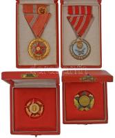 4db-os vegyes, klf szocialista jelvény tétel, közte 1953. "A belkereskedelem kiváló dolgozója" rátétes, részben aranyozott jelvény tokban (35x35mm) + 1957. "Szolgálati Érdemérem" zománcozott kitüntetés mellszalagon, szalagsávval, eredeti tokban + 1964. "Kiváló Szolgálatért Érdemrend" aranyozott, zománcozott bronz kitüntetés mellszalagon, szalagsávval, sérült miniatűrrel, tokban + ~1970. "A Külkereskedelem Kiváló Dolgozója" aranyozott, zománcozott jelvény eredeti tokban T:XF patina
