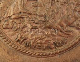Jelzés nélkül (Rácz Edit?): Hubertus, vadászjelenetes bronz fali dísztál, d: 22 cm