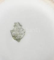 2 db Zsolnay szoknyás bögre, ritka mintával, jelzéssel, kopással, m: 9,5 cm