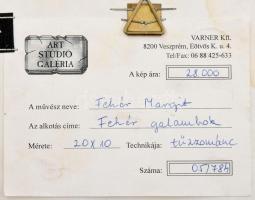 Fehér Margit (?-): Fehér galambok. Tűzzománc, fémlemez, jelzés nélkül, hátoldalán címkén feliratozot...