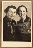 Vegyes régi és modern fotók, kb. 50-60 db, vegyes méretben és állapotban