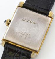 Cartier aranyozott női karóra, mechanikus, működik, bőr szíjjal, plexin kis karcokkal, 20x18 mm
