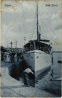 Fiume, Rijeka; Molo Daniel / gőzhajó a kikötőben / steamship at the port (fl)