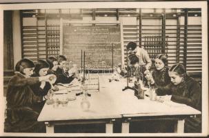 Budapest XIV. Erzsébet Nőiskola. István út 91-93. - képeslapfüzet 17 képeslappal