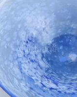 Murano 3 darab anyagában színezett üvegtárgy: kínáló, váza. Jelzés nélkül, minimális kopottsággal, d...