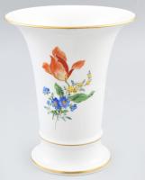 Meissen virágmintás porcelán váza, jelzéssel, javított, m: 17 cm