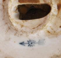 cca 1900 Antik német porcelán vízhordó nő, jelzéssel, kis kopással, m: 20,5 cm