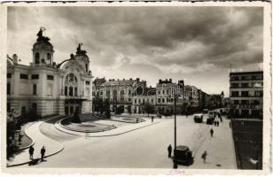 1940 Kolozsvár, Cluj; Nemzeti színház, Perry Automobile, gyógyszertár, üzletek, autók, buszok / theatre, shops, pharmacy, buses, automobiles. photo + "1940 Kolozsvár visszatért" So. Stpl