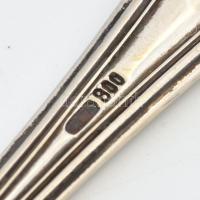Olasz ezüst (Ag) gyermeketető kanál, jelzéssel, kopással, h: 13 cm, nettó: 32 g