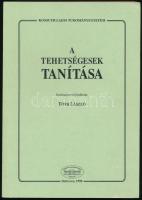 A tehetségesek tanítása. Szerk. és ford.: Tóth László. Debrecen, 1998, Kossuth Egyetemi Kiadó. Kiadói papírkötés.