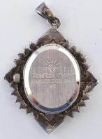 Ezüst (Ag) áttört medál, japán kvarc órával. Jelzett. 40x30 mm