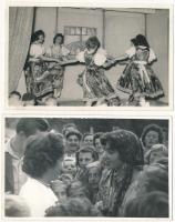26 db MODERN népviseletes képeslap és fotó / 26 modern folklore motive postcards and photos