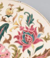 1886 Schütz Cilli virágmintás falitál, tulajdonosi jelzéssel: "Okolicsányi J. 29/12 1886"....