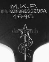 MKP III. Kongresszusa 1946 feliratos fém vasúti sín rögzítő, kopással, 11 x 8,5 cm