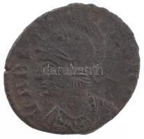 Római Birodalom / Aquileia / I. Constantinus 334-335. AE3 (1,96g) T:XF,VF Roman Empire / Aquileia / Constantine I 334-335. AE3 VRBS ROMA / ** - gamma SIS dot (1,96g) C:XF,VF RIC VII 128