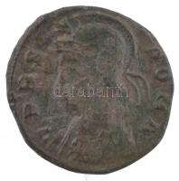 Római Birodalom / Szaloniki (Thessalonica) / I. Constantinus 330-333. Follis (1,55g) T:VF Roman Empire / Thessaloniki (Thessalonica) / Constantine I 330-333. Follis "VRBS ROMA / ** - SMTS epsilon" (1,55g) C:VF RIC VII 187