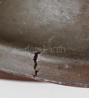 1830 Kétrészes ón keresztelő készlet, jelzéssel, tálon TM monogrammal, sérüléssel, d: 29 cm, m: 26 c...