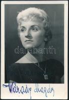 Várady Magda színésznő aláírt fotója, 6x8,5 cm