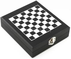 Borszervírozó- és sakk készlet egyben, dobozában, szép állapotban, 17x15 cm