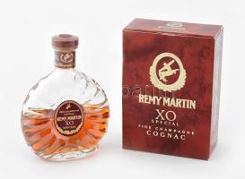 Remy Martin XO konyak special bontatlan kis üveges ital, dobozában, m: 9,5 cm