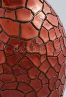 Zsolnay repesztett ökörvér színű eozin mázas porcelán váza, jelzett, 1960 körül, kis mozaikdarab-hiá...