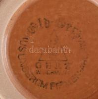 Gerzit gyűjtői söröskorsó, a gyár saját antik mintájával, körben figurális jelenetekkel díszítve, át...