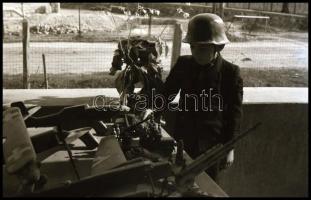 Katonai gyerekjátékok az 1940-es évekből, 3 db kép negatívon