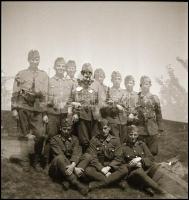 cca 1940-1945 Második világháborús katonák, tisztek fotónegatívokon, összesen 6 db, 6x6 cm