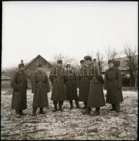 cca 1940-1945 Második világháborús katonák, tisztek fotónegatívokon, összesen 6 db, 6x6 cm