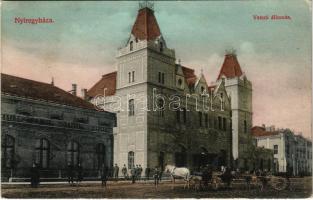 1915 Nyíregyháza, vasútállomás, lovas szekerek. Levelezőlap-király kiadása