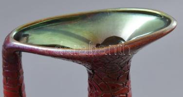 Zsolnay díszváza. Savmaratott és repesztett felületén ökörvér színű eozin mázzal festett, cca 1960, ...