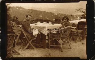 1927 Budapest XII. Zugliget, étterem terasz, italozó pár, photo (EK)