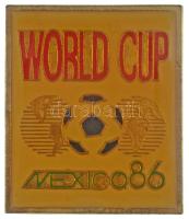 Mexikó 1986. "Labdarúgó Világbajnokság" műgyantás fém jelvény (27x31mm) T:AU,XF Mexico 1986. "FIFA World Cup" synthetic resin metal badge (27x31mm) C:AU,XF