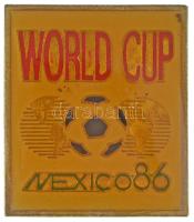 Mexikó 1986. "Labdarúgó Világbajnokság" műgyantás fém jelvény (27x31mm) T:AU,XF Mexico 1986. "FIFA World Cup" synthetic resin metal badge (27x31mm) C:AU,XF