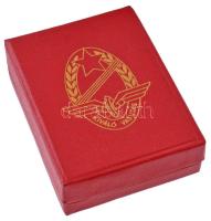 ~1970-1980. "Kiváló Vasutas" műgyantás kitüntető jelvény, eredeti tokban (44x30mm) T:XF