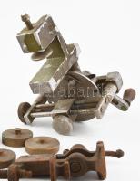 Antik óraműves szerszám gyűjtemény: esztergák, satuk, kiegészítők, koruknak megfelelő állapotban, ri...