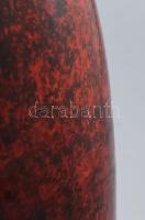 Janáky Viktor (1933-1999): Vöröses váza. Jelzéssel, hibátlan, m: 27,5 cm