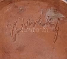 Janáky Viktor (1933-1999): Vöröses váza. Jelzéssel, hibátlan, m: 27,5 cm