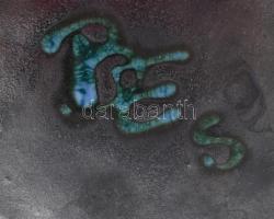 BES jelzéssel: Iparművész háromlábú kínálótál. Mázas kerámia, mázrepedésekkel, d: 22 cm, m: 8,5 cm +...