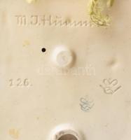 Hummel falikép, békától megijedő fiú, jelzéssel, kézzel festett, kis kopással, 13x12,5 cm