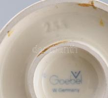 Hummel kötögető kislány. Jelzéssel, kézzel festett, hibátlan, m: 17 cm