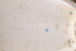 Hummel túrázó kisfiú. Jelzéssel, kézzel festett, hibátlan, m: 12 cm