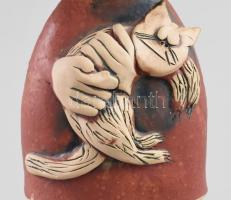 Vertel Andrea (1953- ): Macskás asszony, mázas kerámia, jelzett, hibátlan, 26 cm