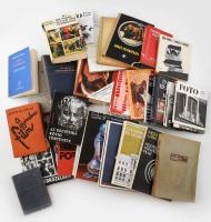 Nagy fotós és filmes könyv tétel: a fotózás művészetével technikájával, kompozíció filozófiájával, e...