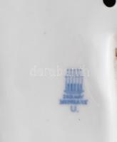 Zsolnay Don Quijote és Sancho Panza. Tervező: Olcsai Kiss Zoltán (1895-1981). Jelzett, alján minimál...